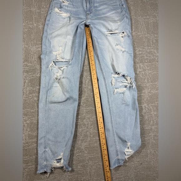 American Eagle Highest Rise Distressed Mom Jean Light Wash Size 10 Long Flawed - Picture 9 of 10